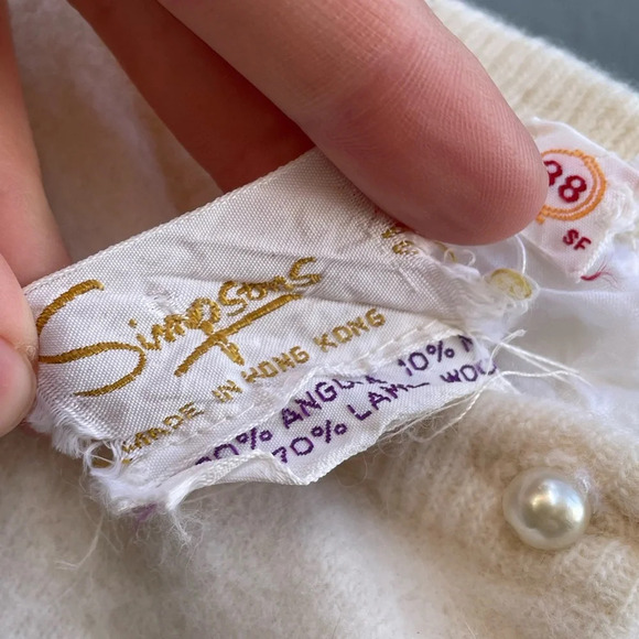 Vintage  Simpsons Appliqué Lambswool Angora Cardigan Sweater, 2-3 years old - Picture 9 of 10